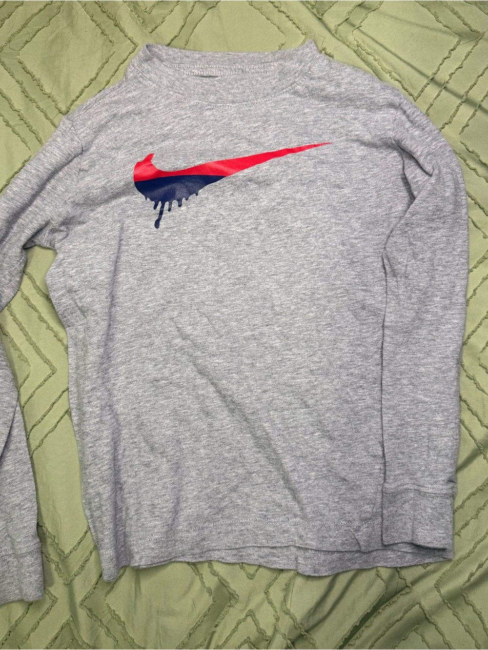 Nike Gray Long-Sleeve Shirt with Red and Navy Drip Swoosh